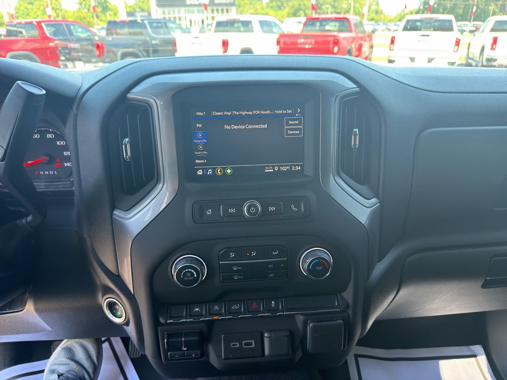 2025 Chevrolet Silverado Custom