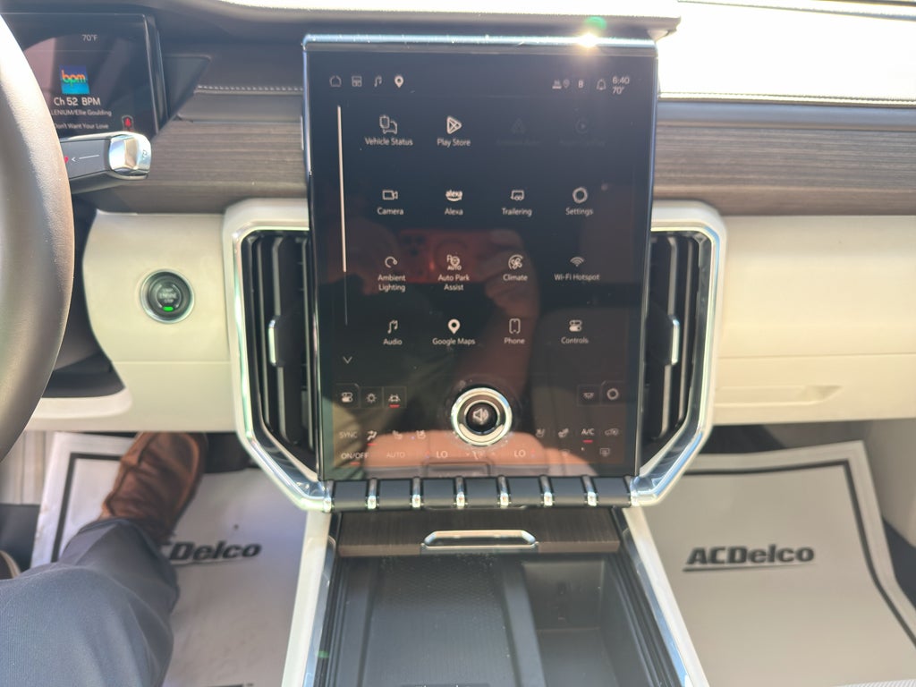 2025 GMC Acadia AWD Denali