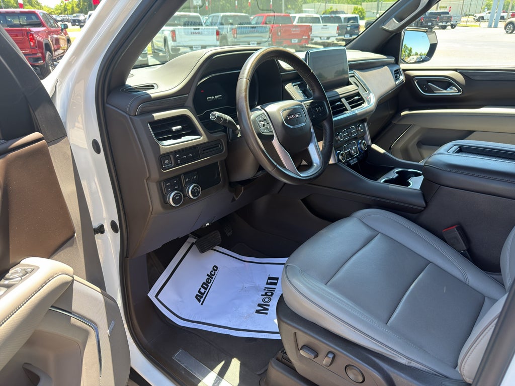 2023 GMC Yukon SLT