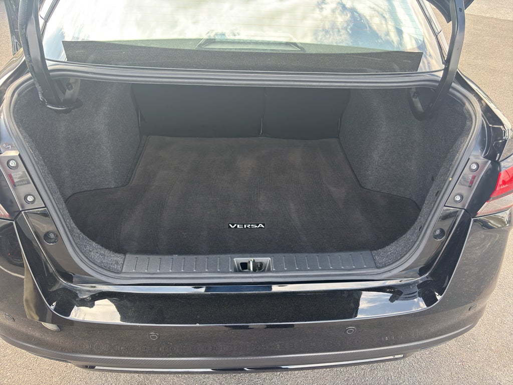 2024 Nissan Versa SR