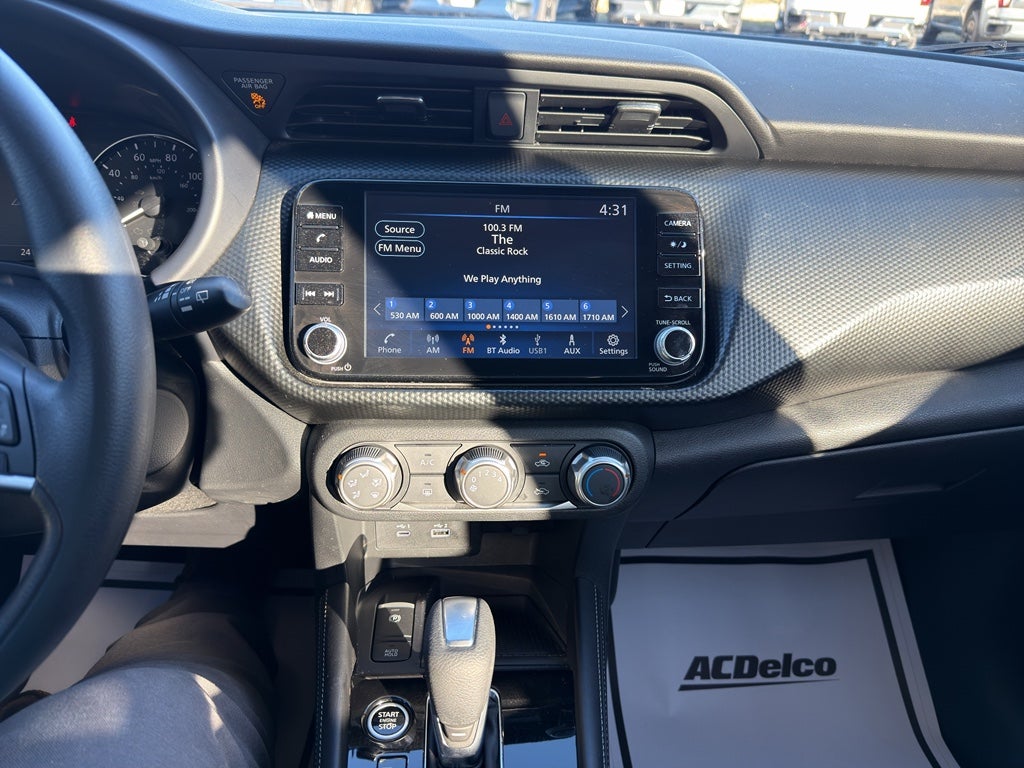 2023 Nissan Kicks SV