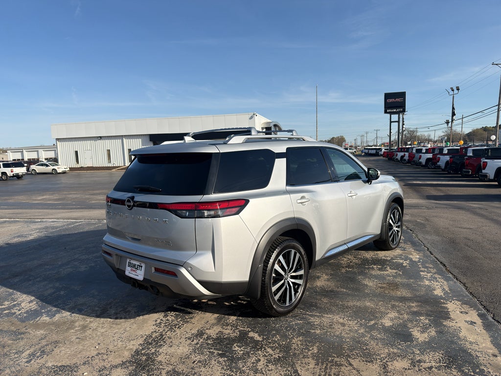 2023 Nissan Pathfinder Platinum