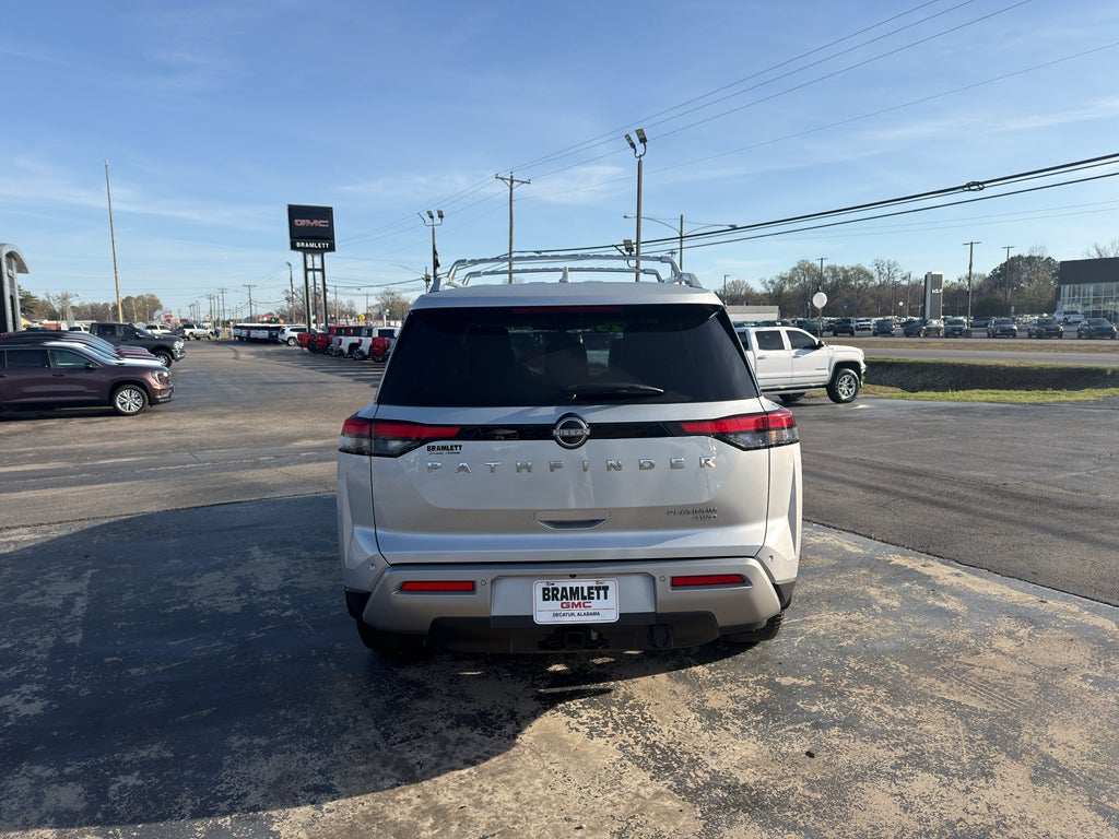 2023 Nissan Pathfinder Platinum
