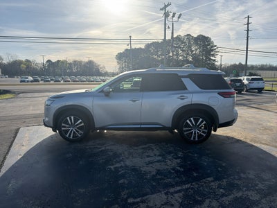 2023 Nissan Pathfinder Platinum
