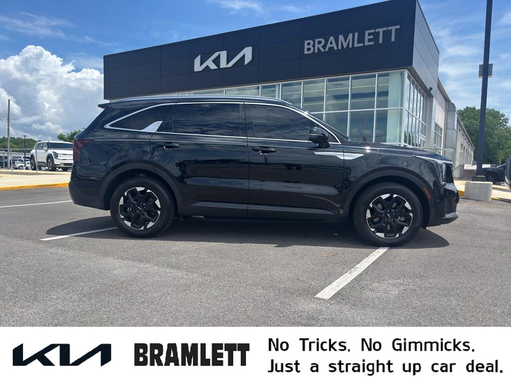 2024 Kia Sorento S AT's photo