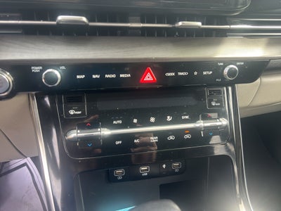 2022 Kia Carnival SX